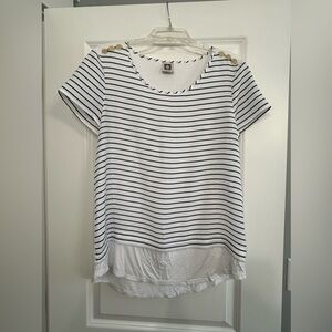 Ann Klein Ladies White/blue Blouse with Gold Buttons size medium nwot.